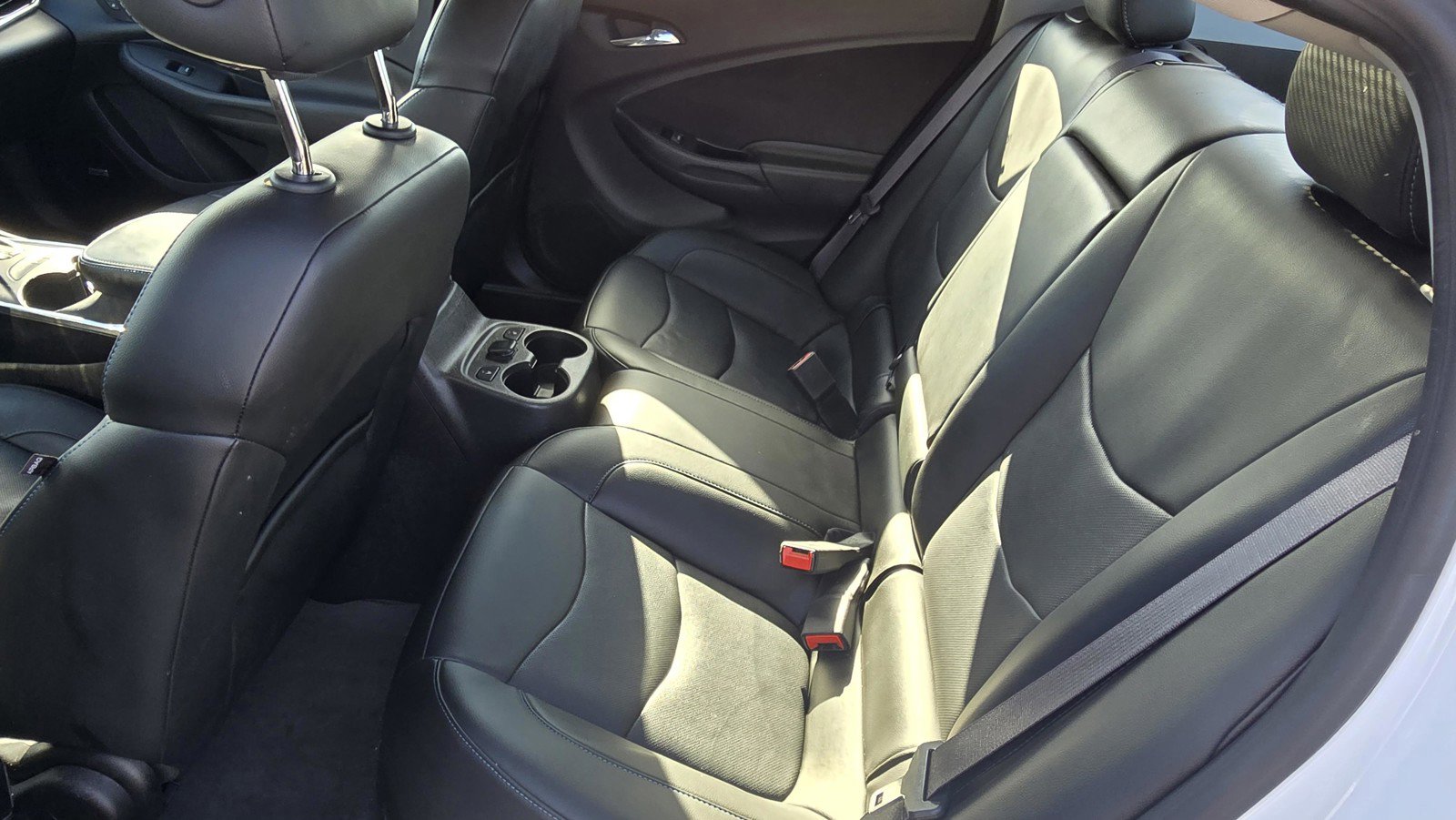 Used 2017 Chevrolet Volt Premier w/ Driver Confidence Package image 16