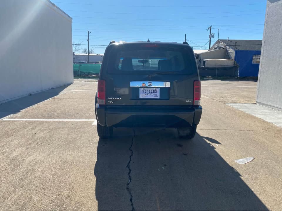 Used 2008 Dodge Nitro R/T image 5