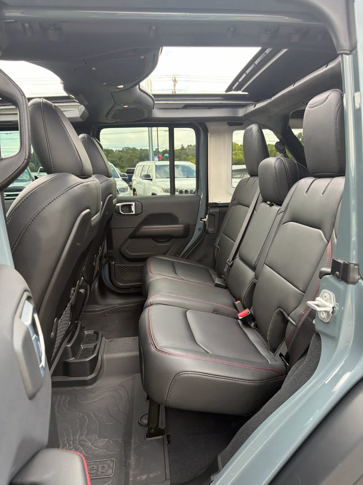 Used 2026 Jeep Wrangler Unlimited Rubicon 392 w/ Quick Order Package 27X Moab AWD/4WD image 9
