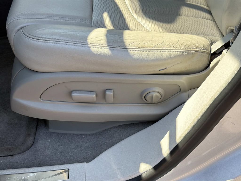 Used 2016 Buick Enclave Leather FWD image 23