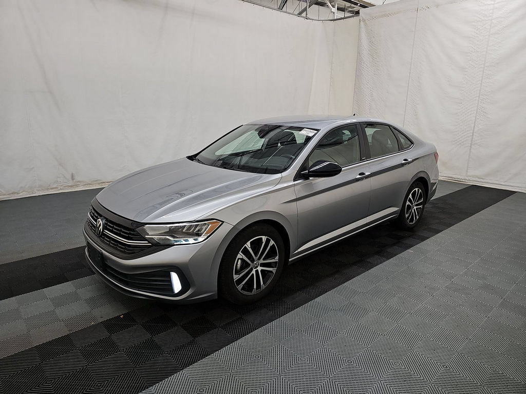 Used 2024 Volkswagen Jetta Sport FWD image 2