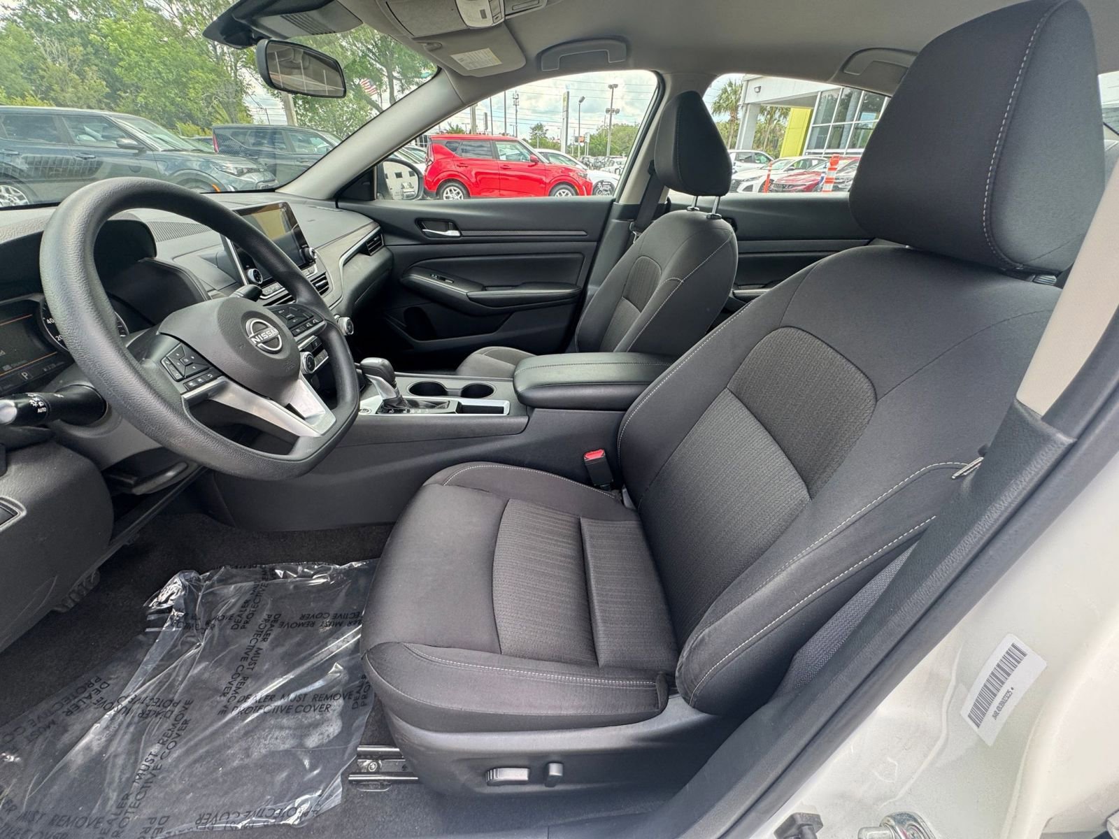 Used 2025 Nissan Altima 2.5 SV FWD image 27