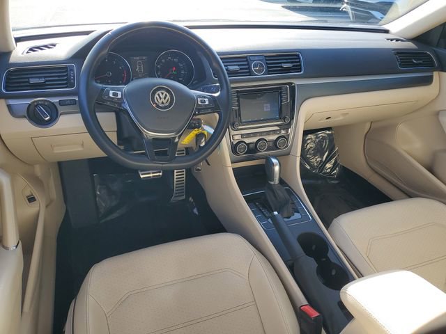 Used 2017 Volkswagen Passat 1.8T R-Line image 12