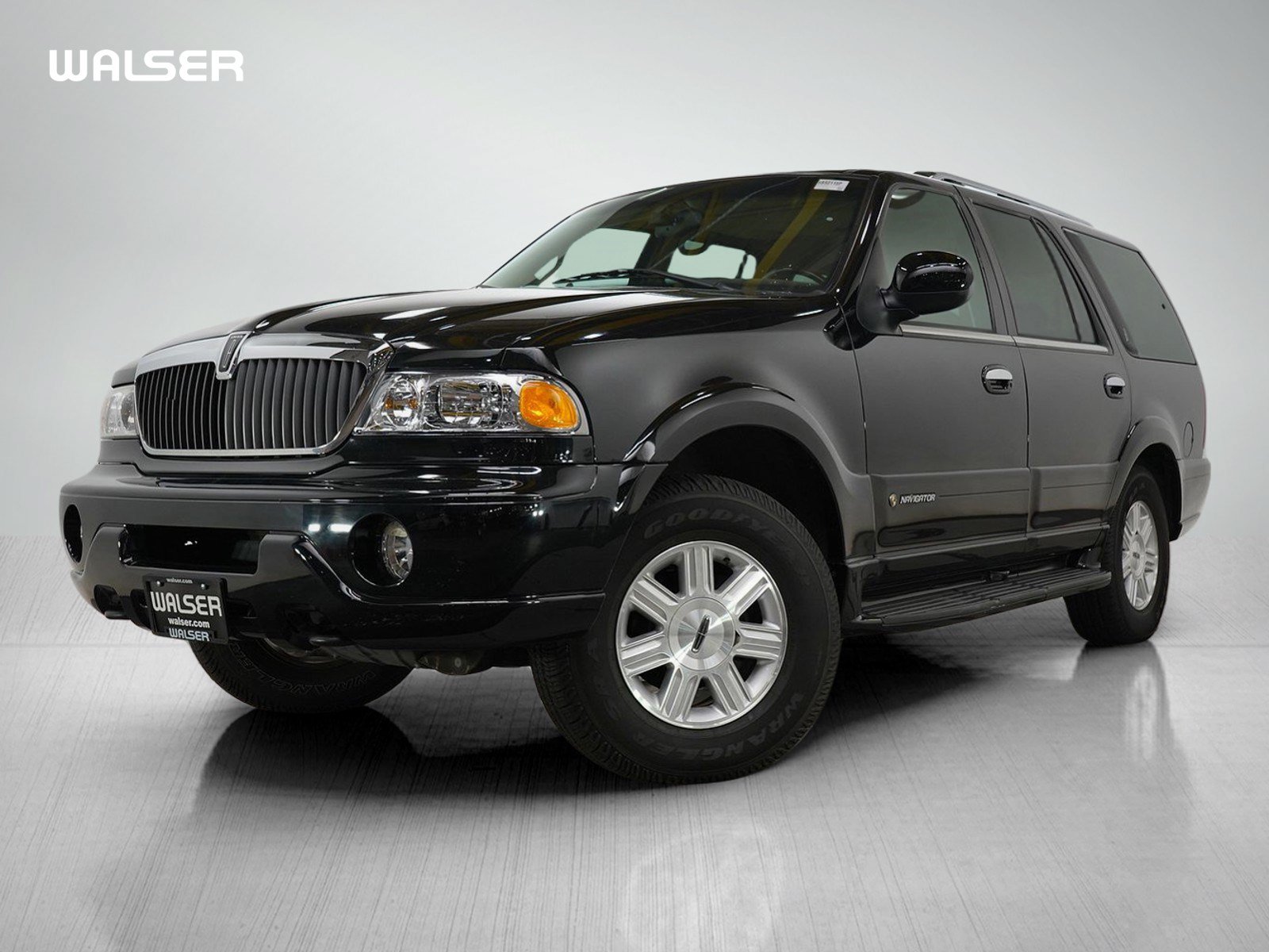 Used 2002 Lincoln Navigator 4WD video 1