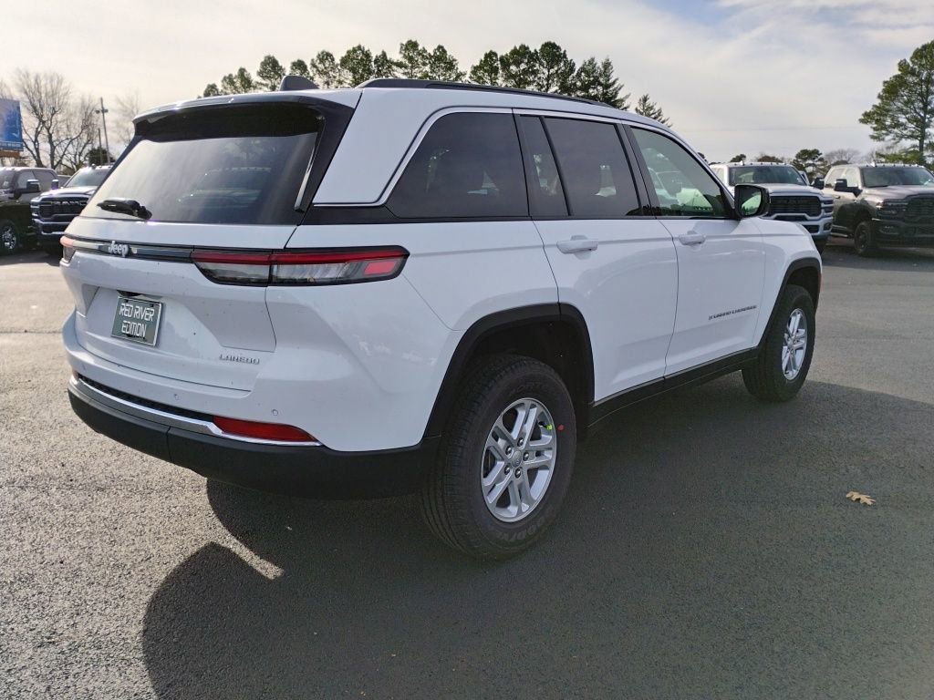 New 2025 Jeep Grand Cherokee Laredo w/ Trailer Tow Package image 5