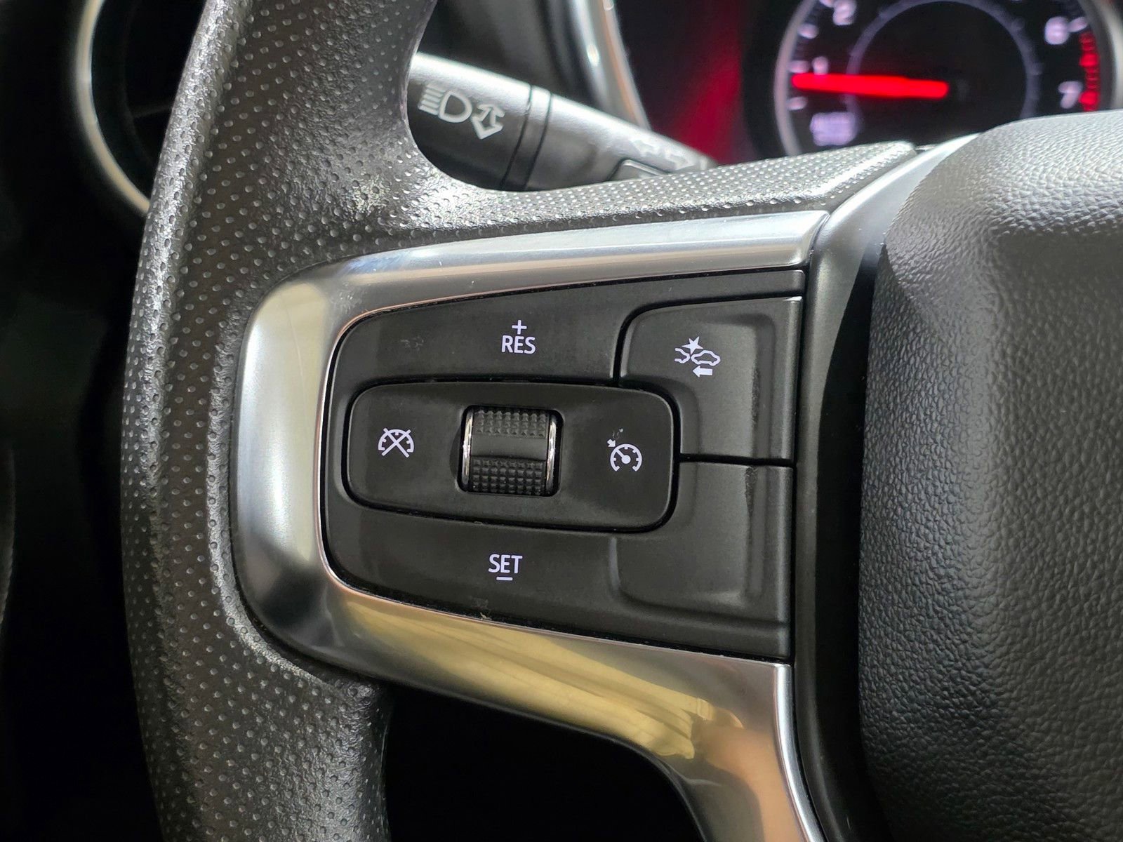 Used 2025 Chevrolet Blazer LT image 31