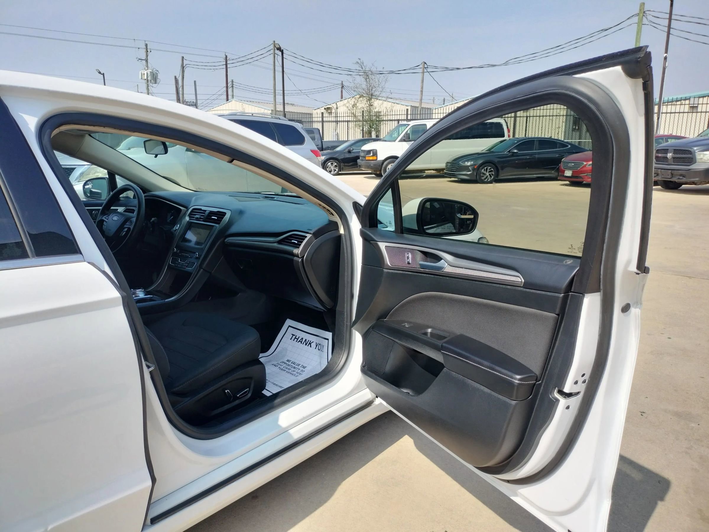 Used 2018 Ford Fusion SE w/ Fusion SE Technology Package image 26