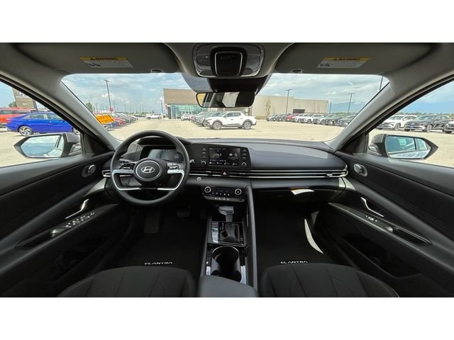 New 2025 Hyundai Elantra Blue image 10