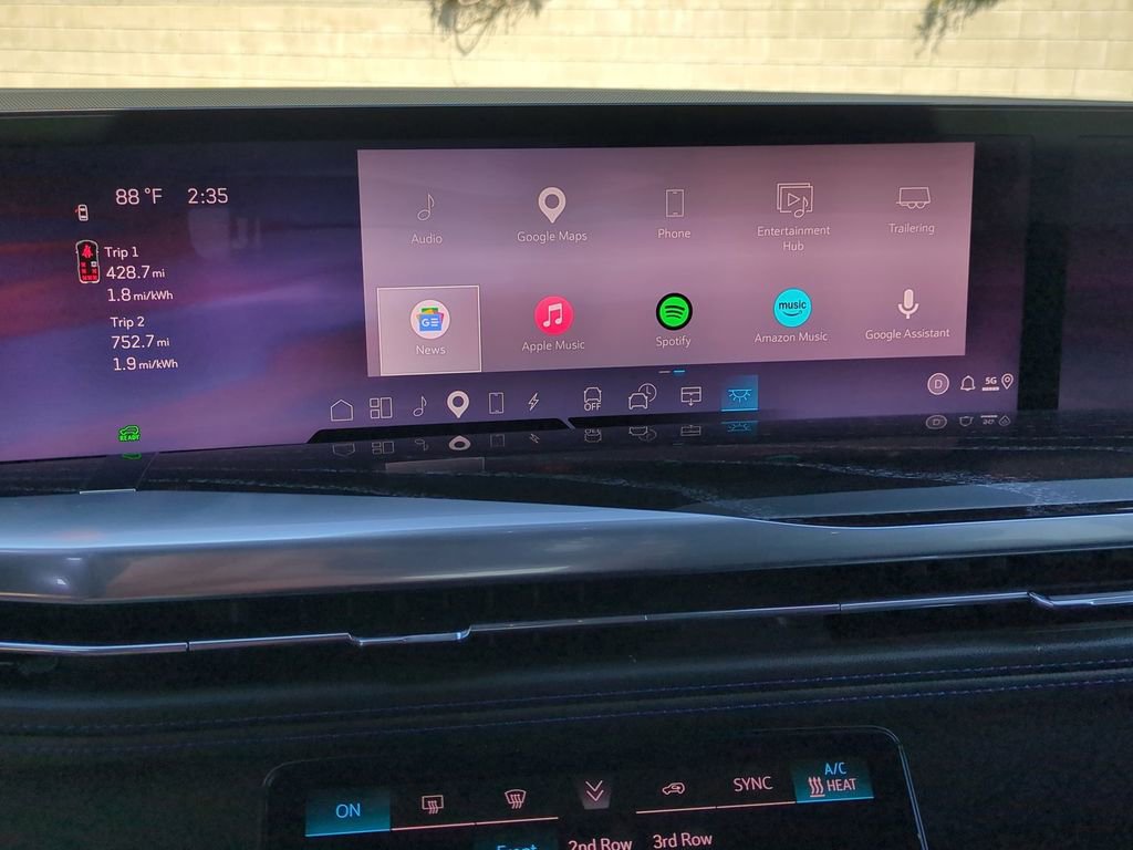 Certified 2025 Cadillac Escalade IQ Luxury 1 AWD/4WD image 16