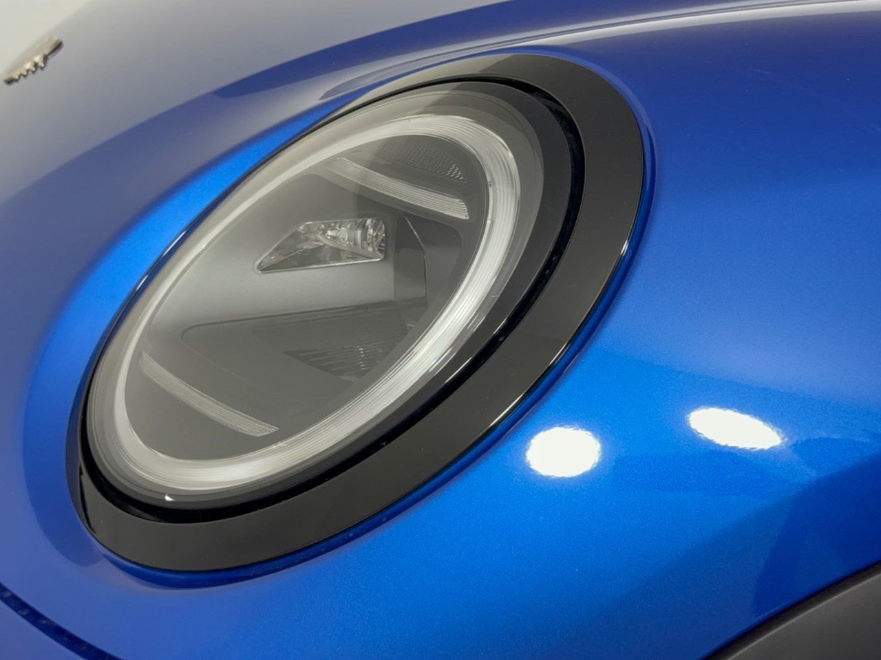 Certified 2025 MINI Cooper 4-Door Hardtop FWD image 12