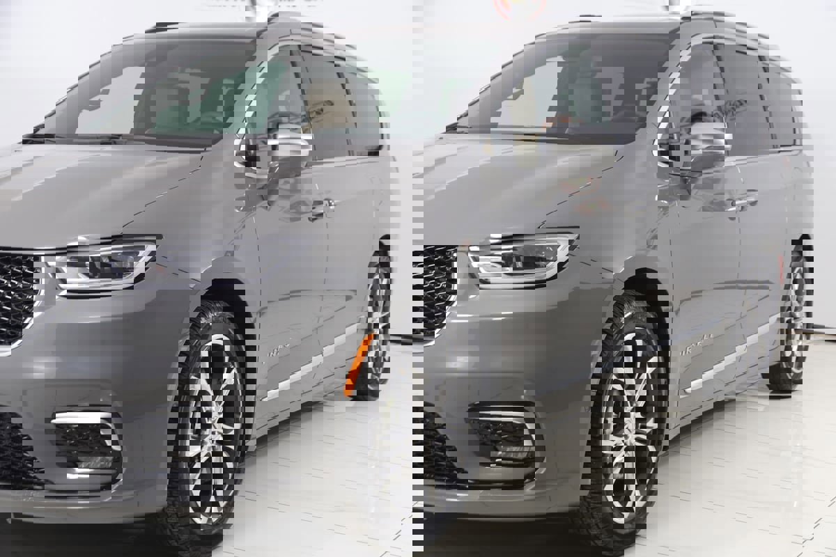 Used 2024 Chrysler Pacifica Pinnacle image 63