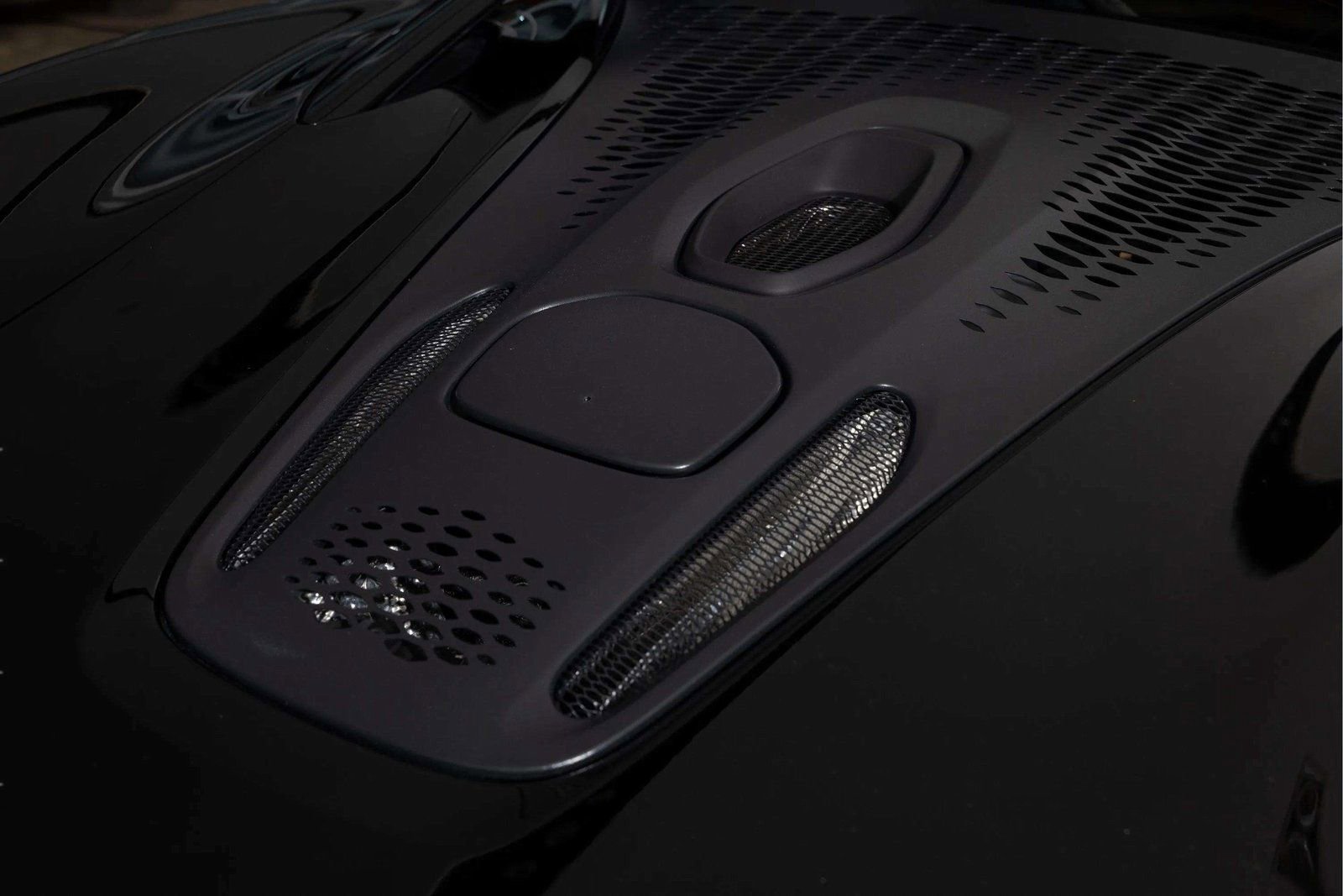 Used 2023 McLaren Artura image 25