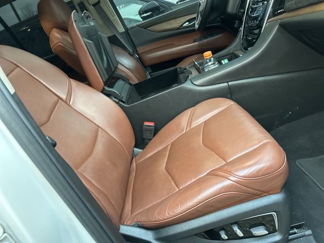 Used 2017 Cadillac Escalade Premium Luxury image 5