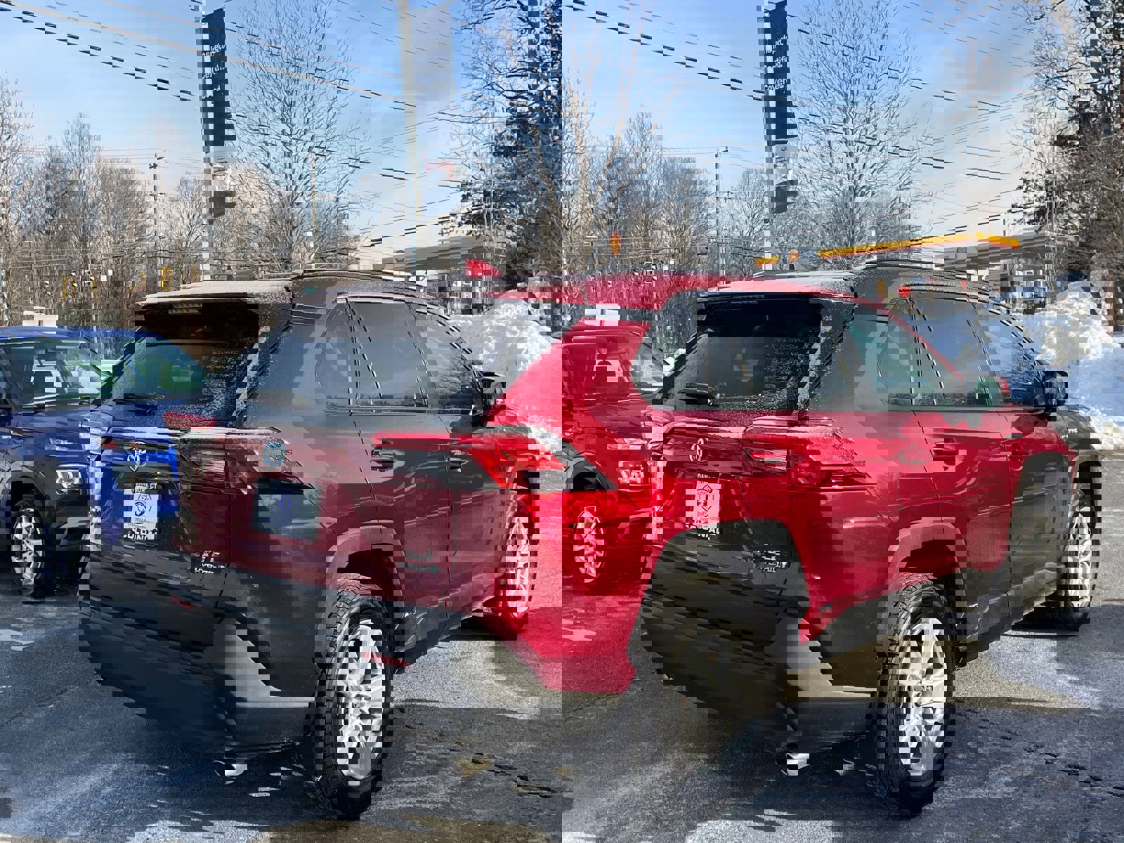 Used 2021 Toyota RAV4 XLE w/ Convenience Package AWD/4WD image 5