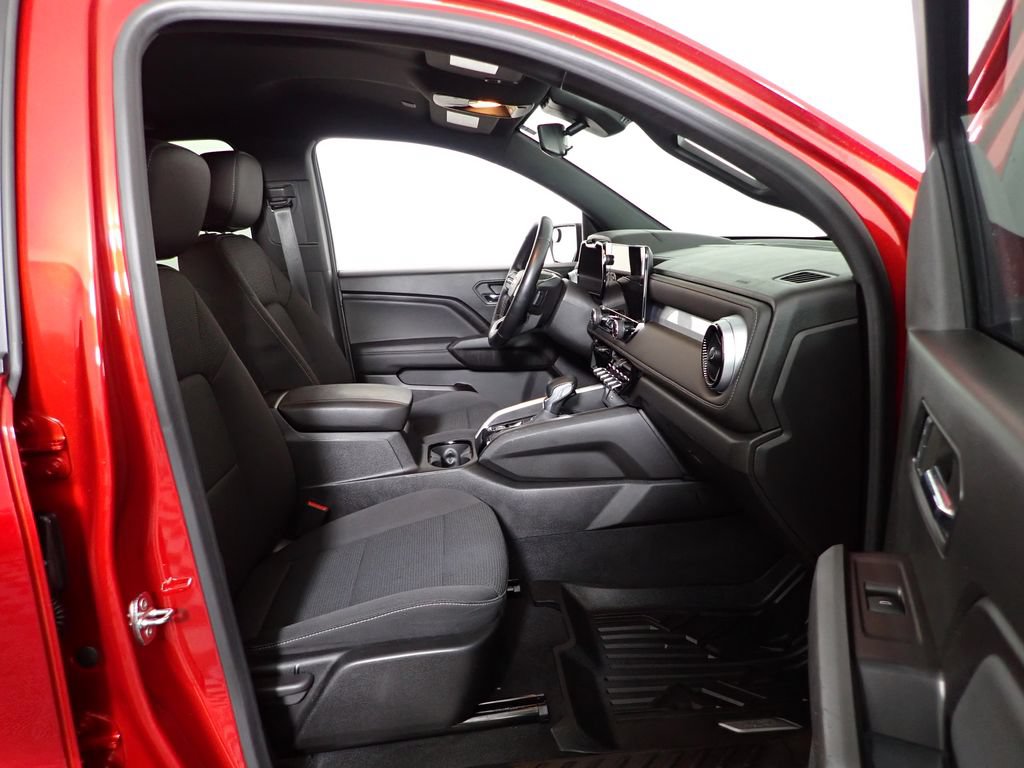 Used 2023 Chevrolet Colorado LT w/ LT Convenience Package AWD/4WD image 34