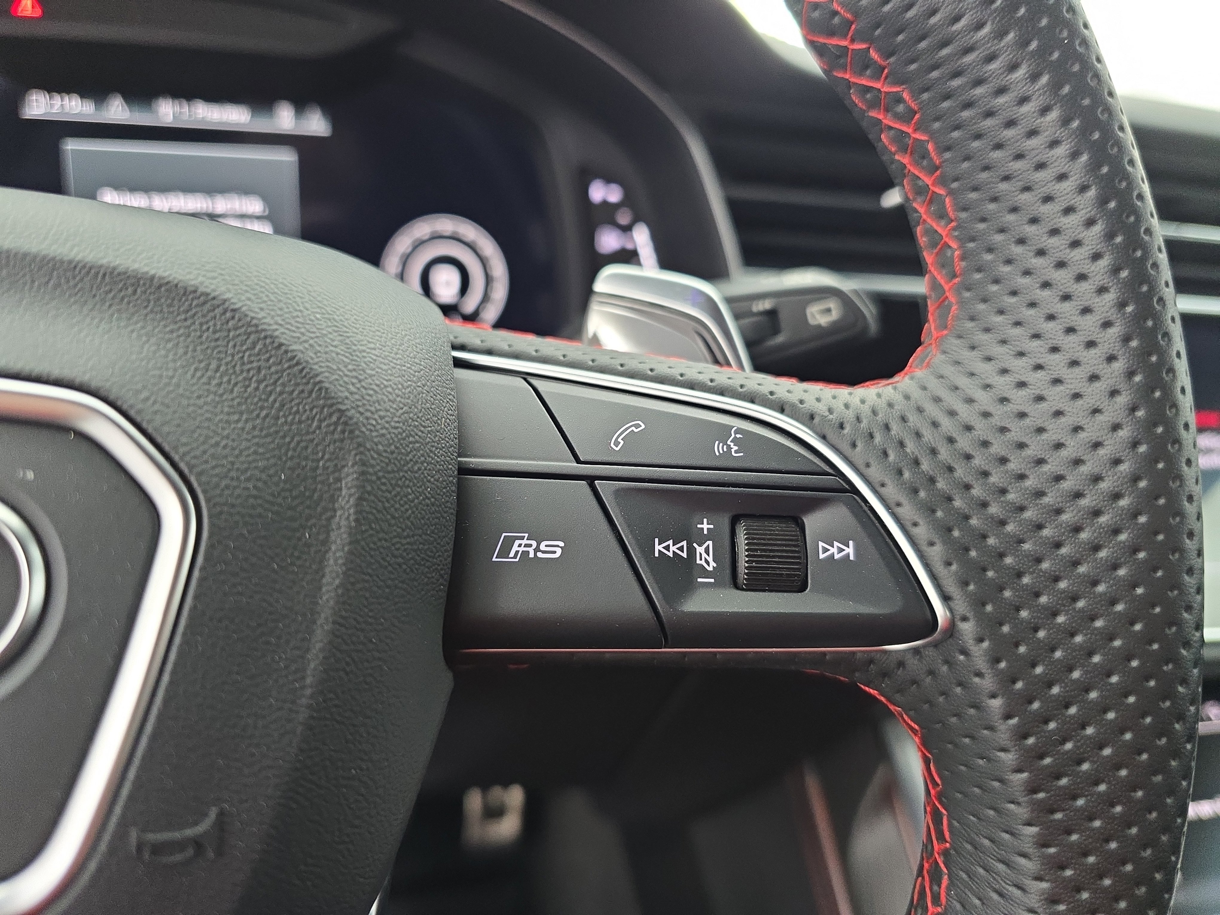 Used 2023 Audi RS Q8 image 18