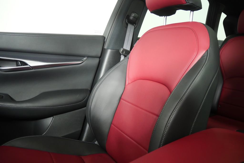 Used 2025 INFINITI QX50 Sport image 28