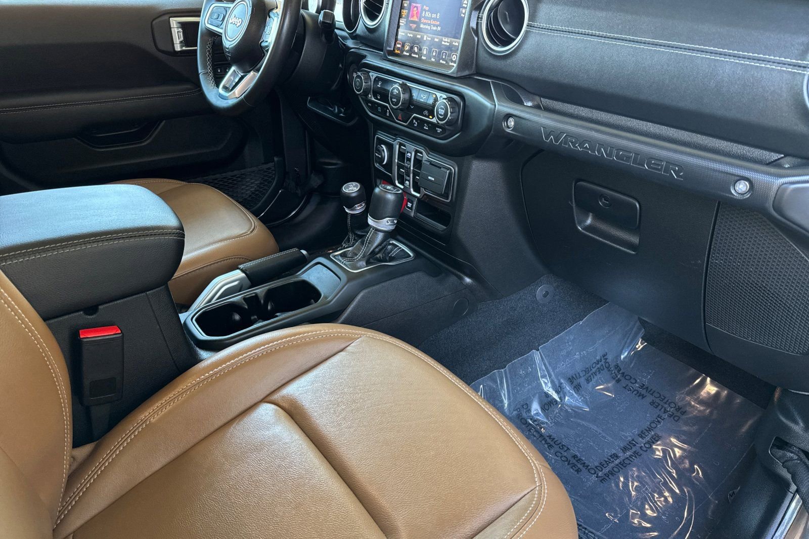 Used 2022 Jeep Wrangler Unlimited Rubicon 4xe w/ Safety Group image 15