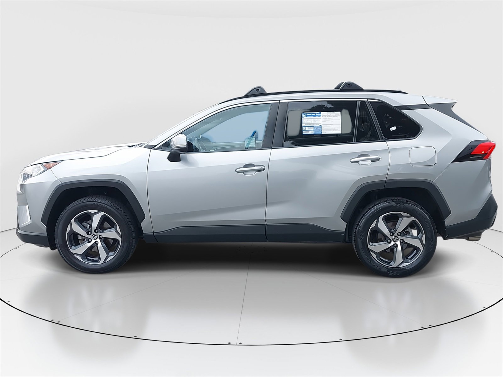 Used 2021 Toyota RAV4 XLE Premium image 8