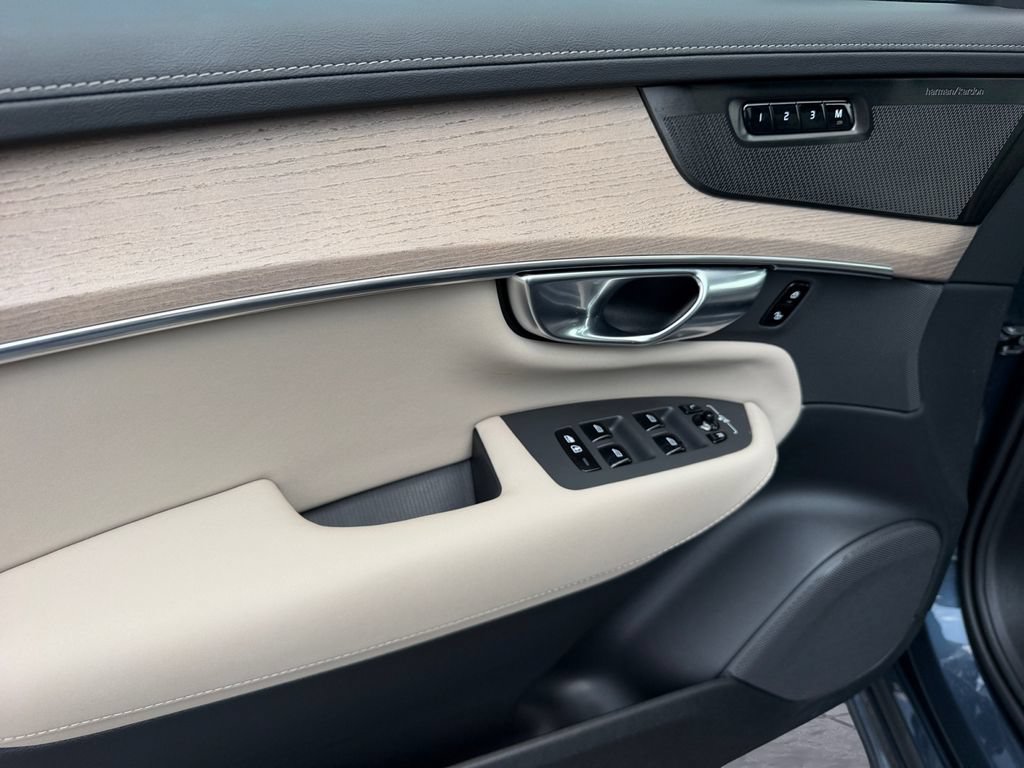 Certified 2026 Volvo XC90 B6 Ultra AWD/4WD image 17