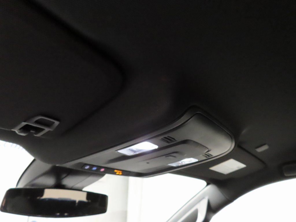 Used 2023 GMC Yukon SLE image 21