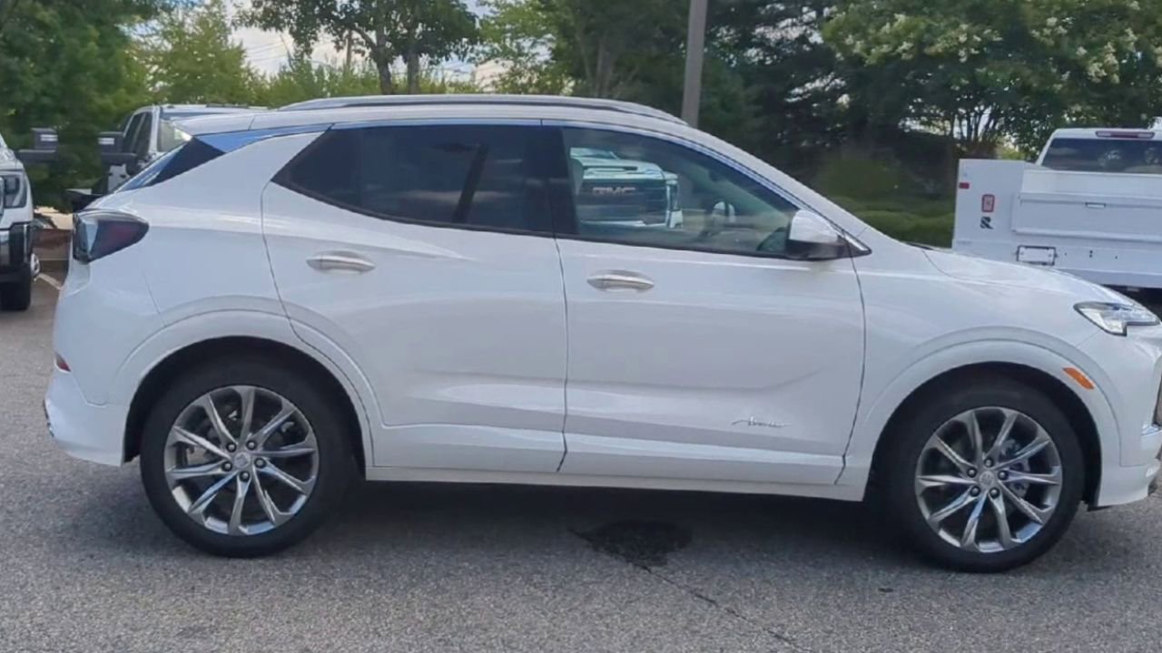 New 2026 Buick Encore GX Avenir w/ Avenir Technology Package image 9