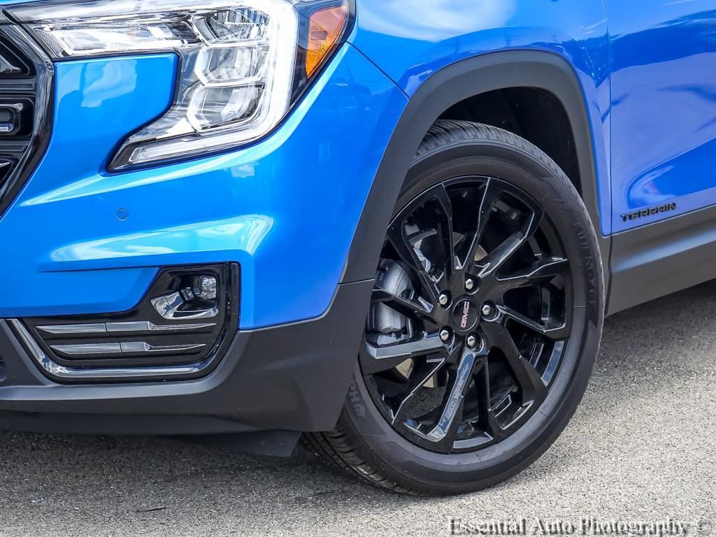 Certified 2024 GMC Terrain SLT w/ Tech Package FWD image 5