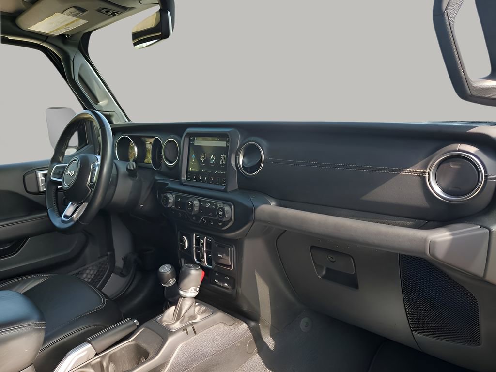 Used 2019 Jeep Wrangler Unlimited Sahara image 14