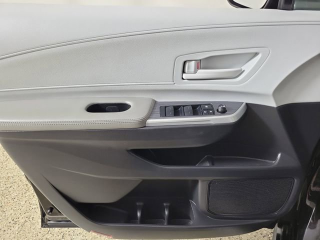 Used 2025 Toyota Sienna LE FWD image 21