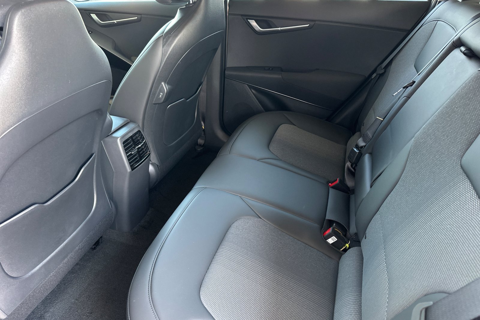 New 2026 Kia Niro Wind FWD image 12
