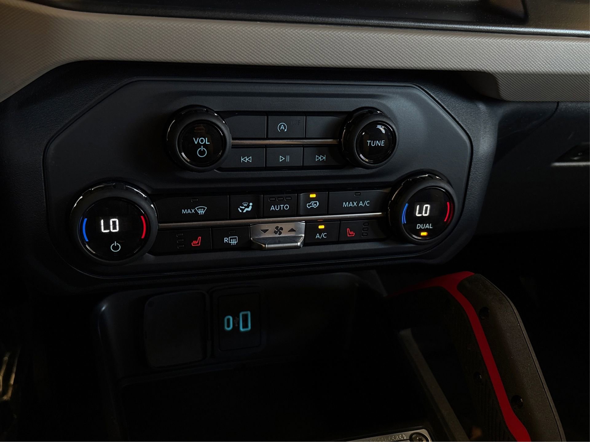 Used 2023 Ford Bronco Wildtrak image 25