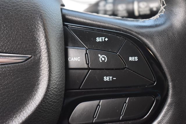 Used 2019 Chrysler Pacifica Touring Plus w/ S Appearance Package FWD image 27