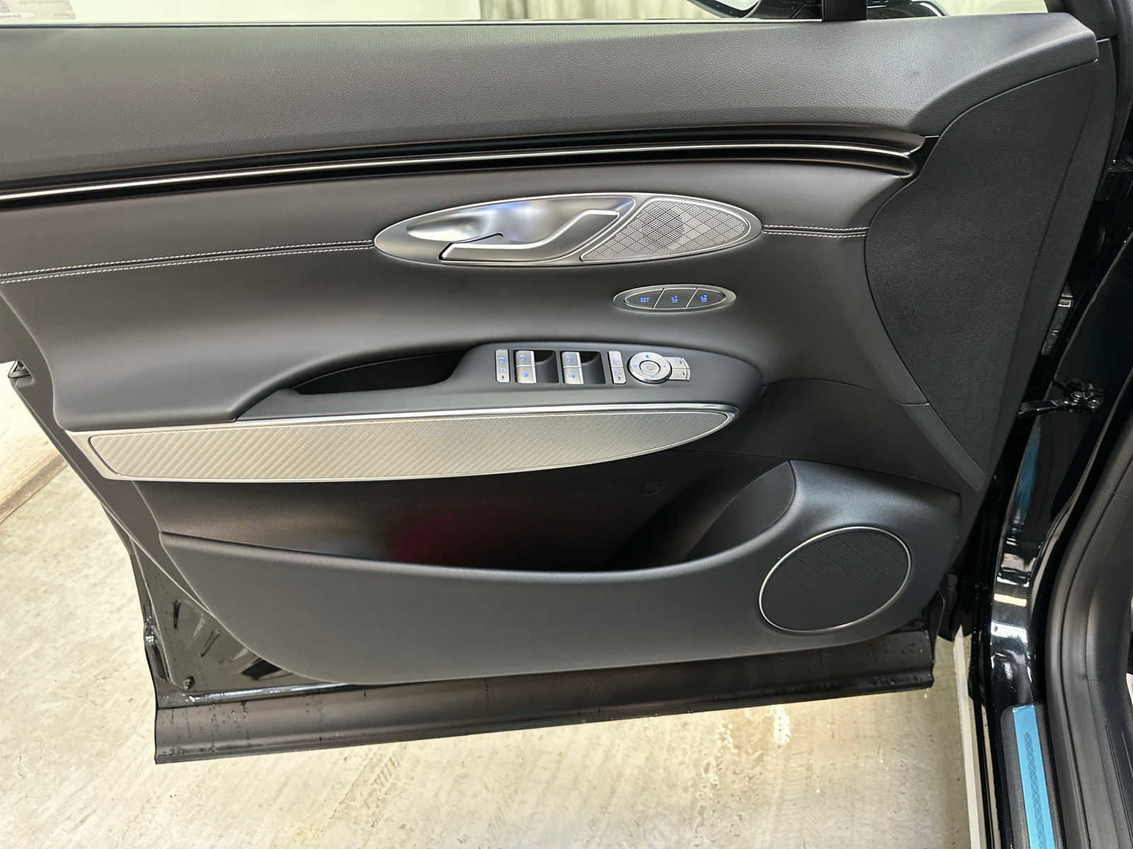 New 2025 Genesis GV70 3.5T Sport AWD/4WD image 10