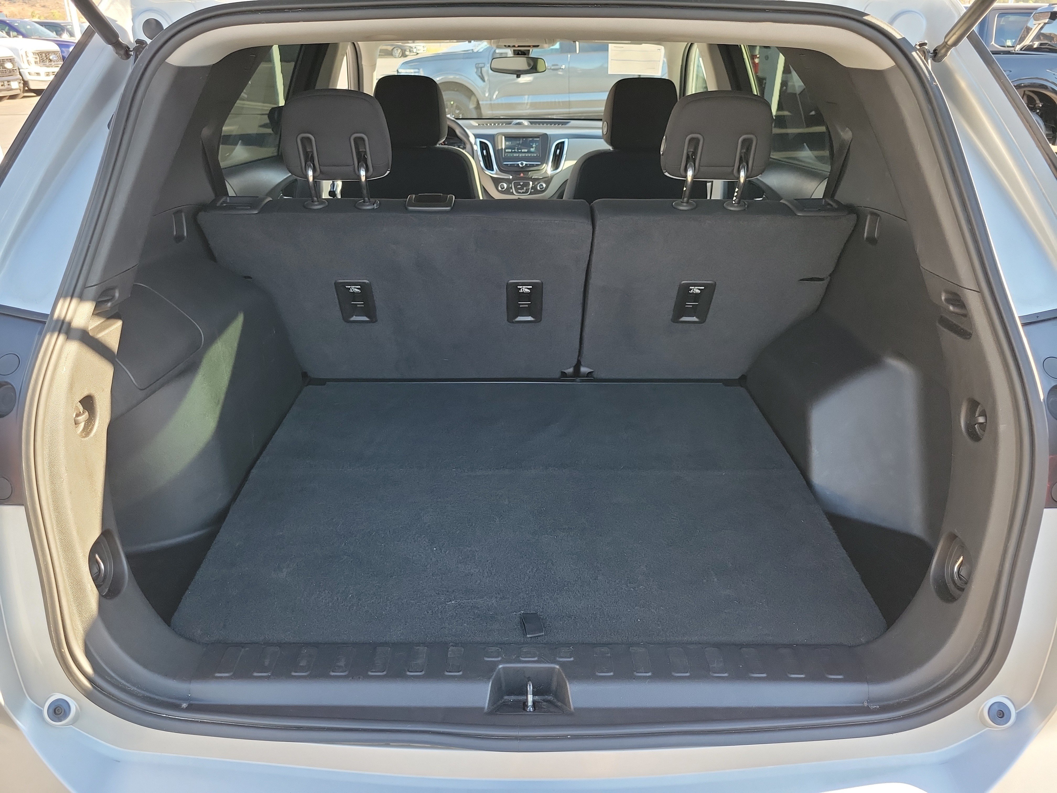 Used 2018 Chevrolet Equinox LS FWD image 12
