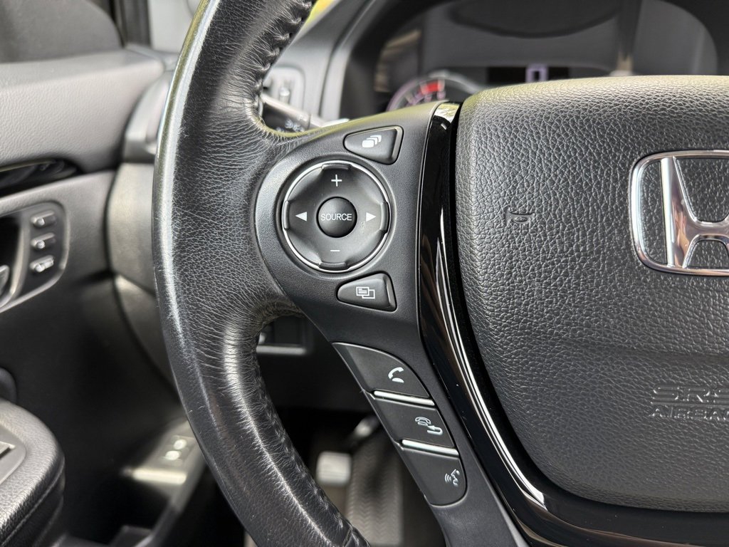 Used 2018 Honda Pilot Touring image 32