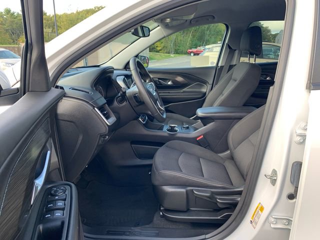 Used 2024 GMC Terrain SLE image 33