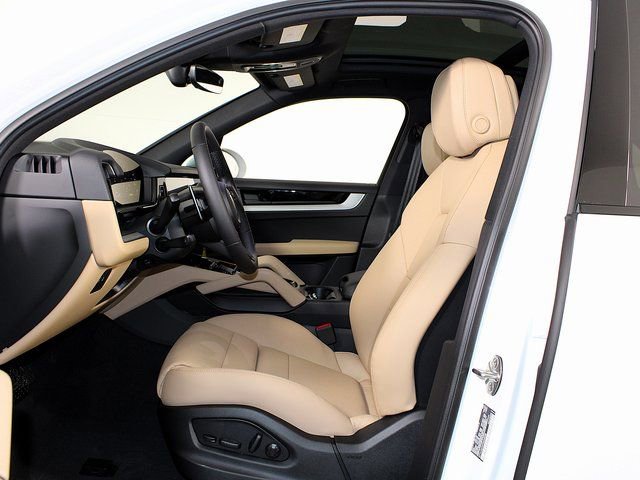New 2026 Porsche Cayenne AWD/4WD image 5