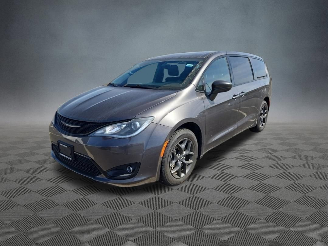 Used 2018 Chrysler Pacifica Touring Plus w/ S Appearance Package image 5