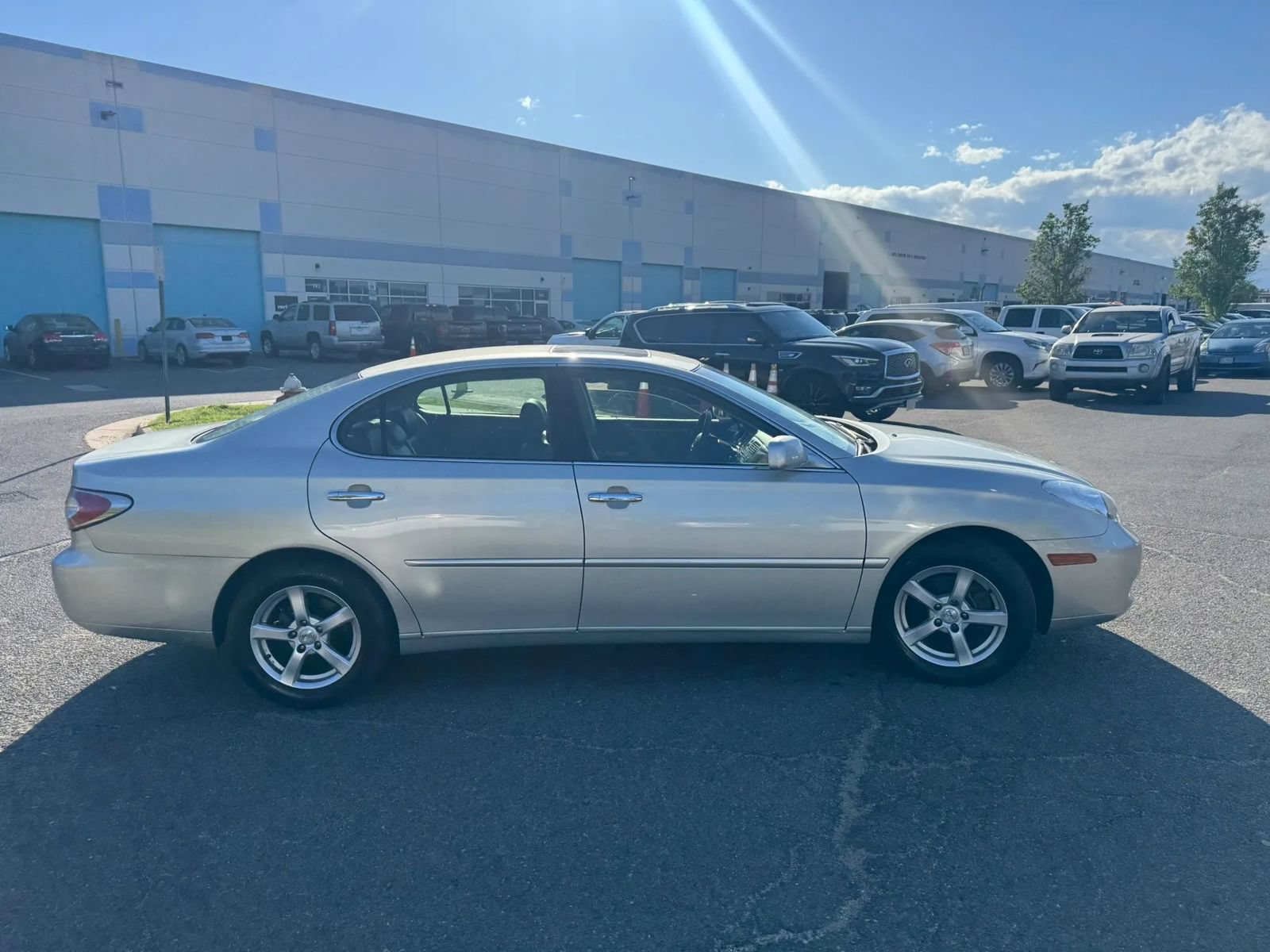 Used 2004 Lexus ES 330 w/ Premium Pkg FWD image 15