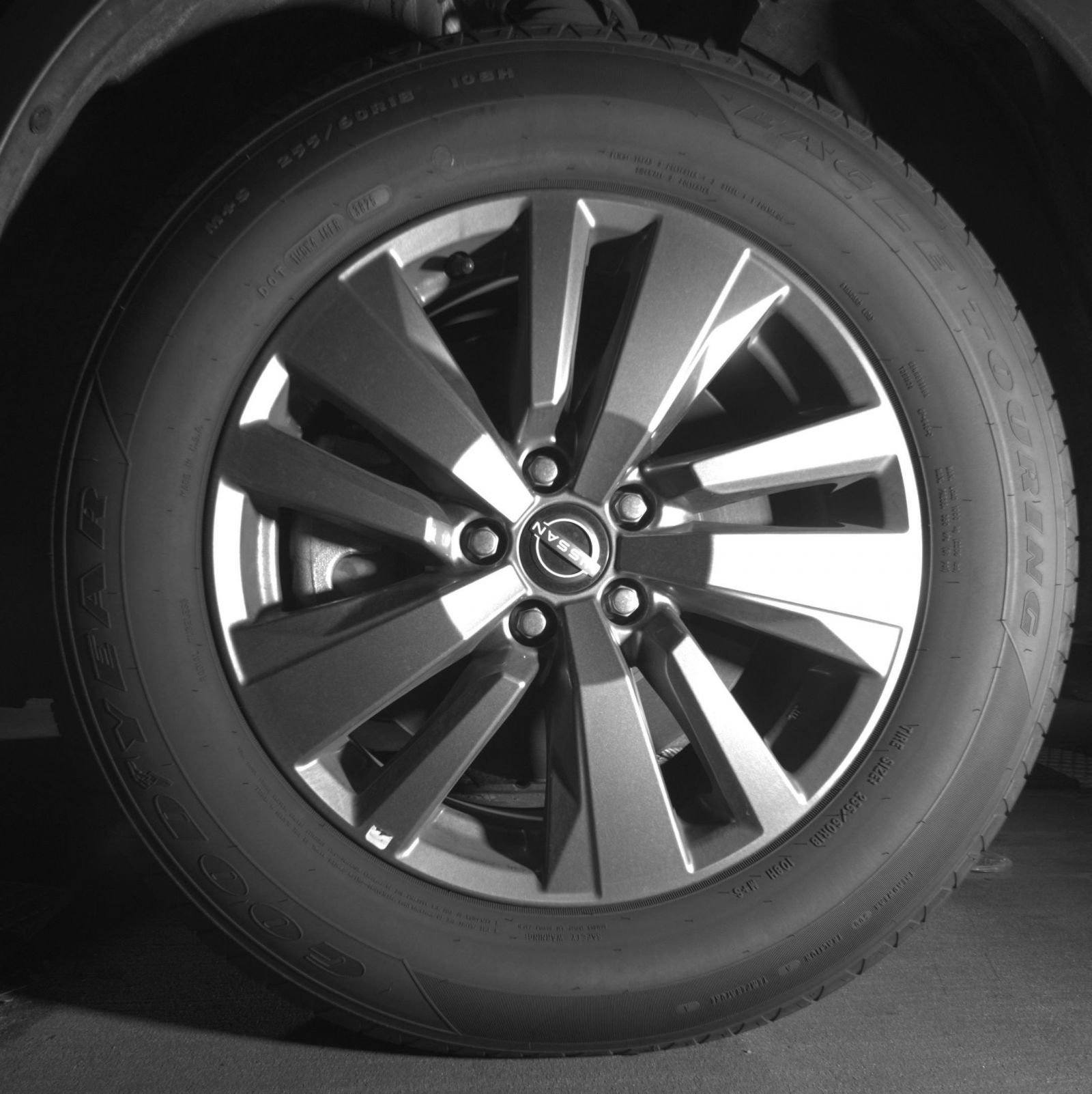 Used 2025 Nissan Pathfinder SV FWD image 15