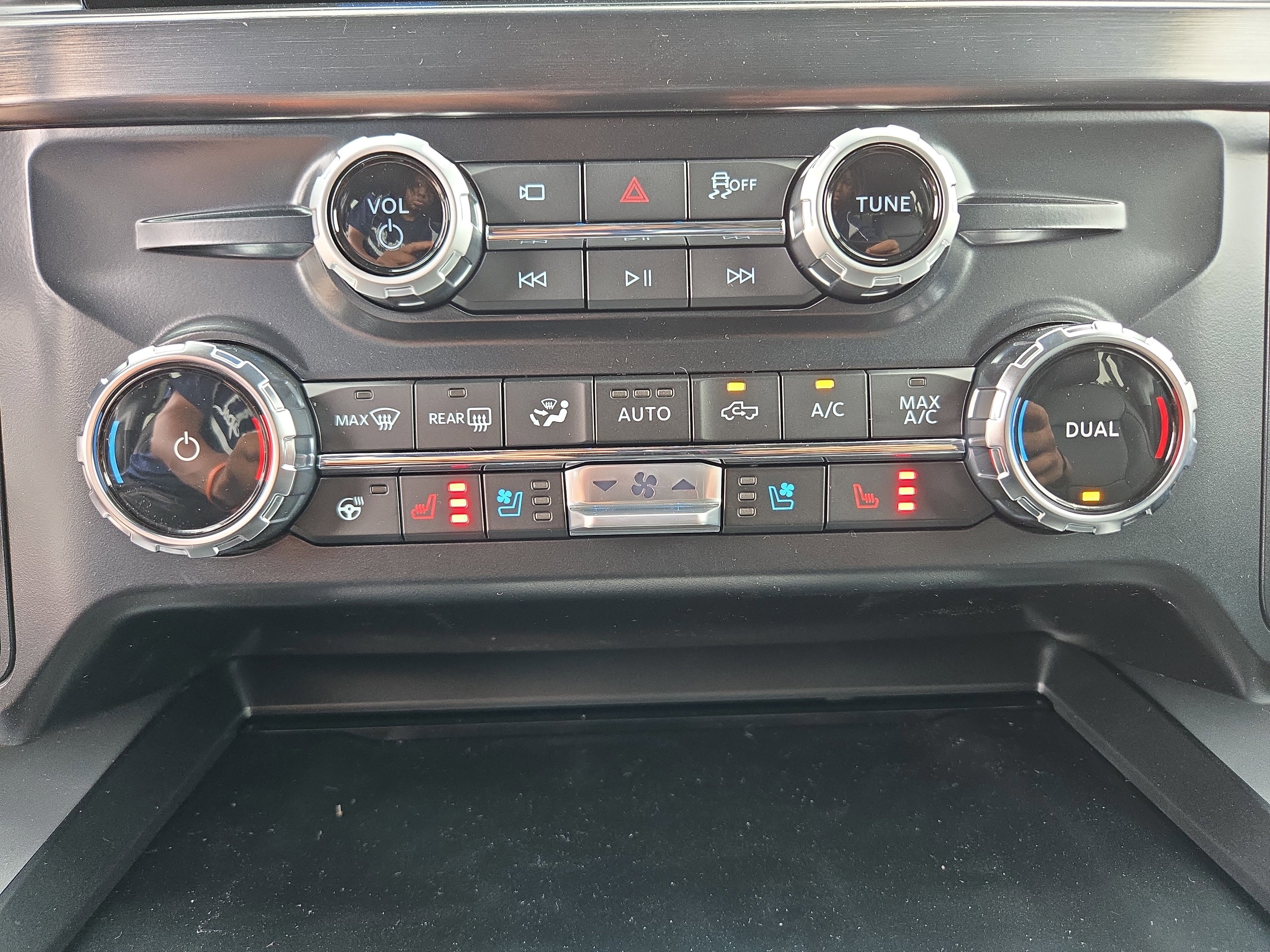 New 2026 Ford F250 Lariat w/ Chrome Package image 39