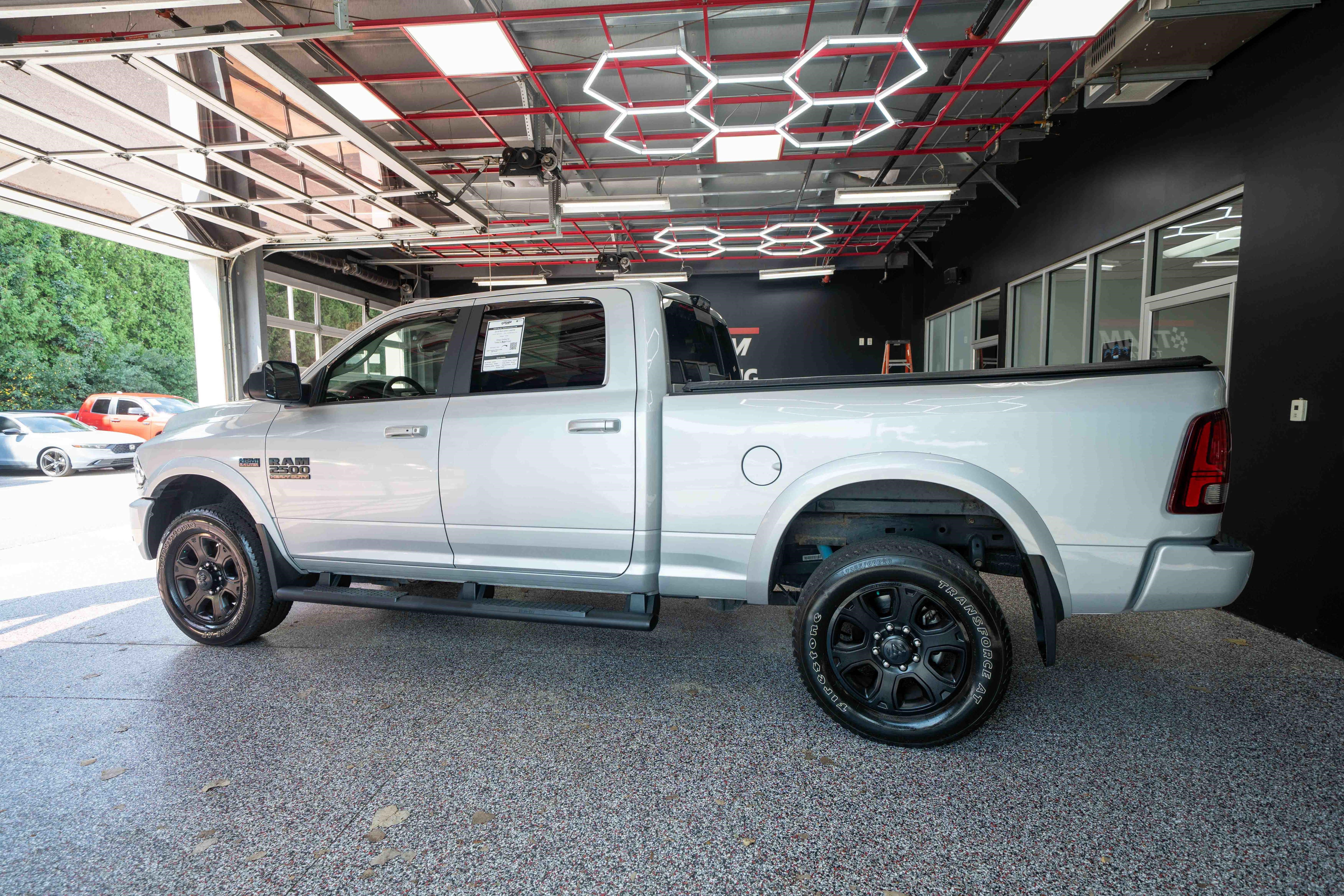Used 2018 RAM 2500 Laramie w/ Sport Appearance Group AWD/4WD image 2