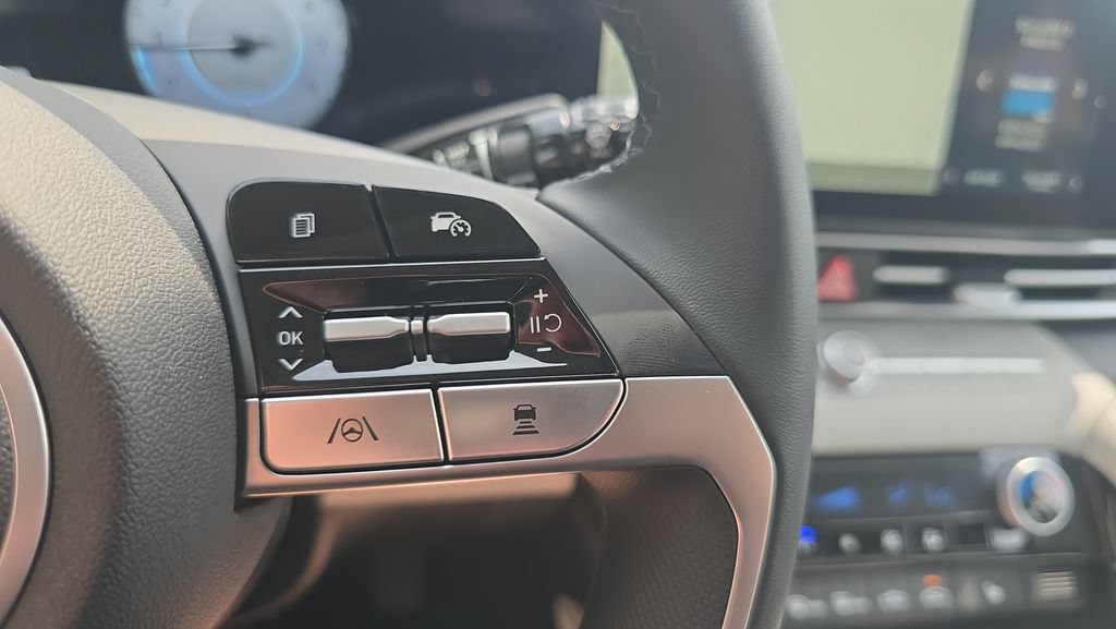 New 2026 Hyundai Elantra Limited FWD image 25