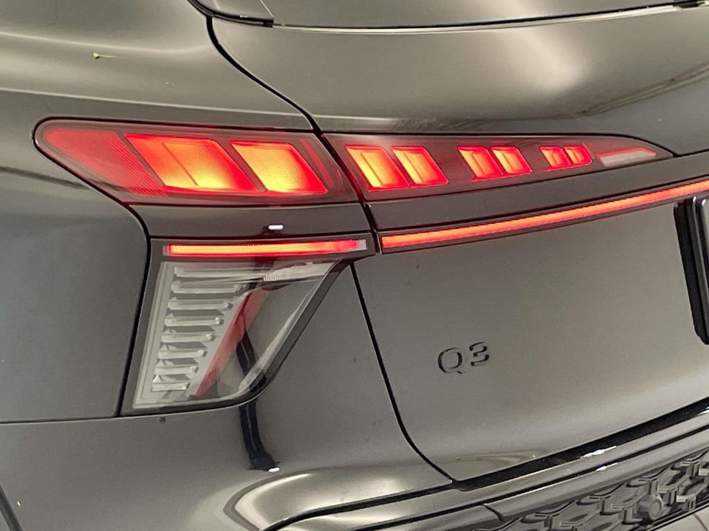 New 2026 Audi Q3 quattro 2.0T image 16