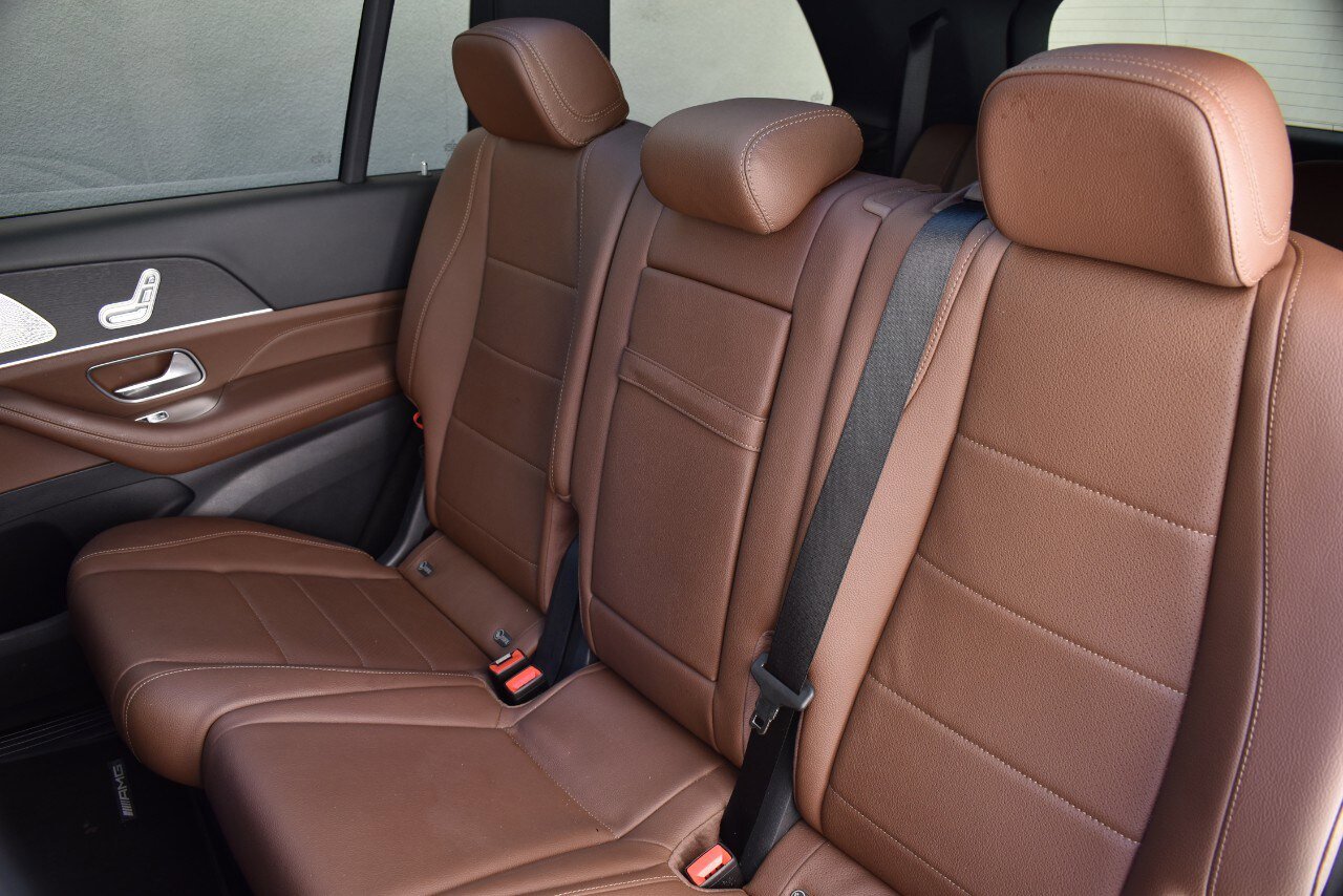 Used 2025 Mercedes-Benz GLS 450 4MATIC w/ AMG Line Exterior image 19