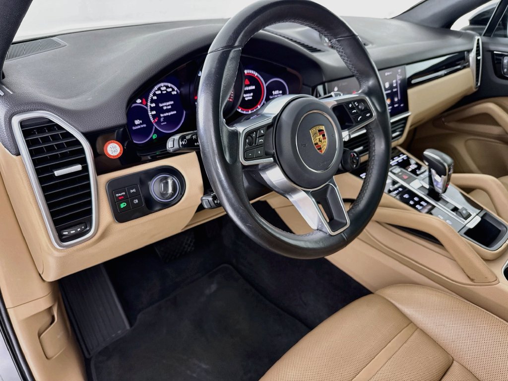 Certified 2023 Porsche Cayenne Coupe AWD/4WD image 4