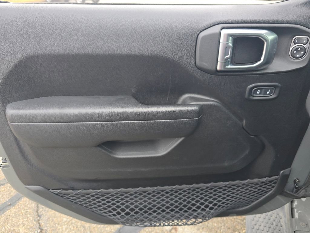 Used 2023 Jeep Wrangler Sport S image 24