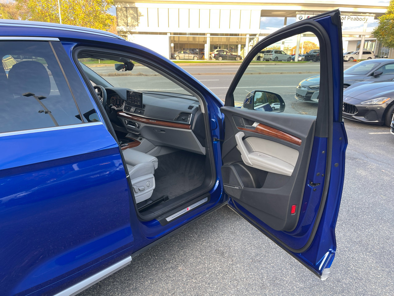 Used 2022 Audi Q5 e Premium Plus w/ Premium Plus Package image 32