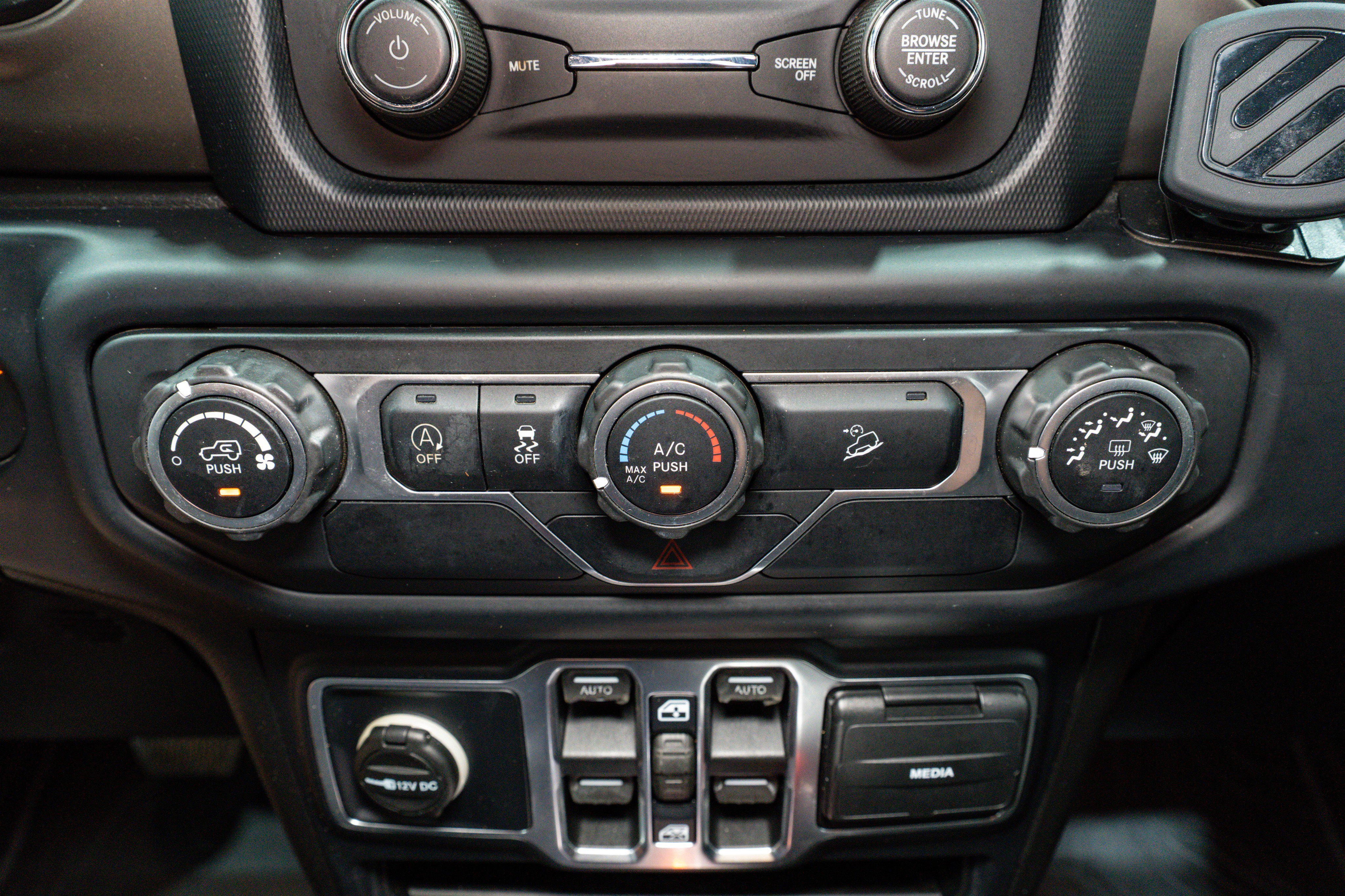 Used 2019 Jeep Wrangler Unlimited Sport S image 17