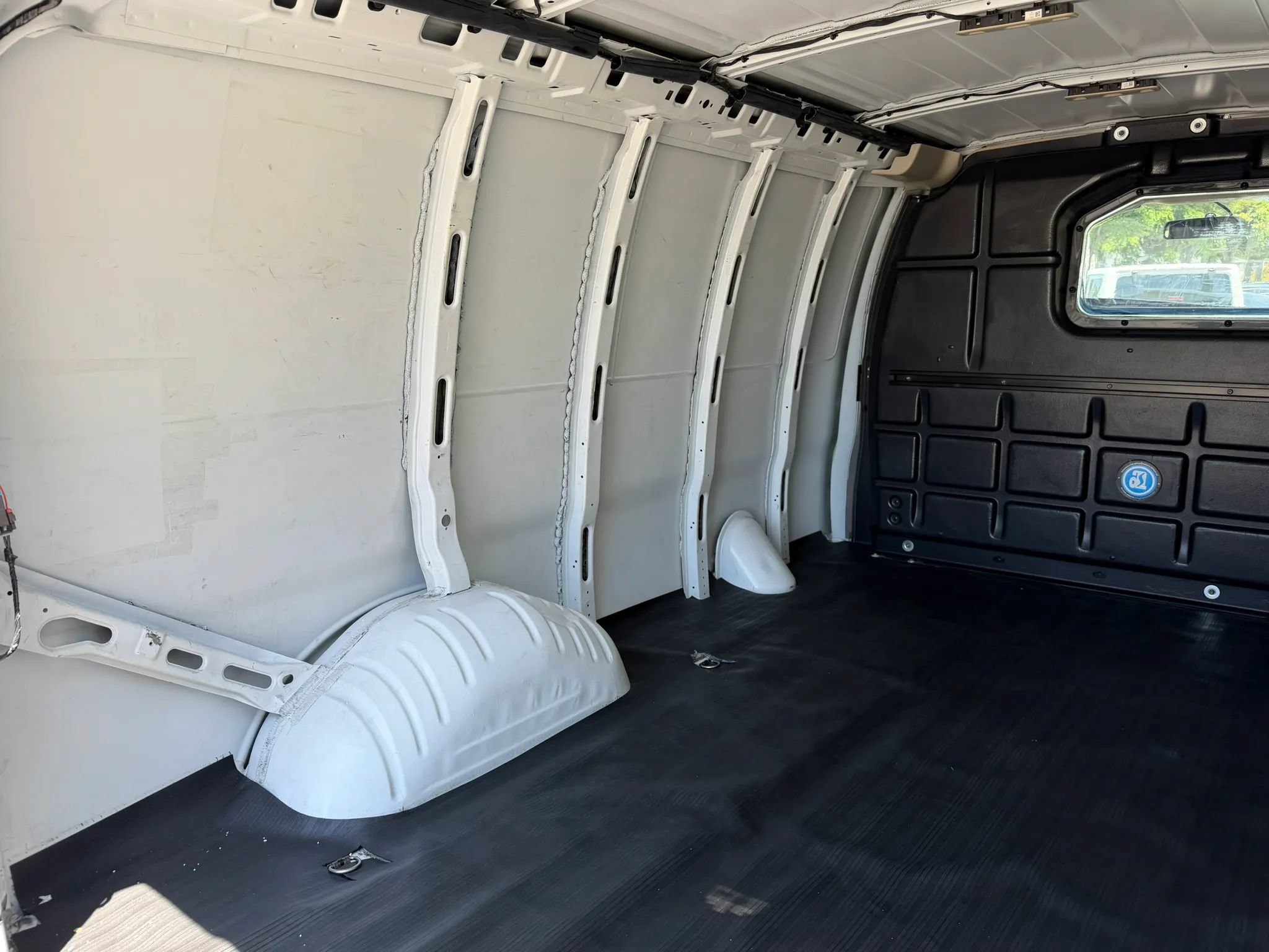 Used 2022 Chevrolet Express 2500 w/ Driver Convenience Package RWD image 17